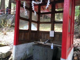 桜松神社の手水舎