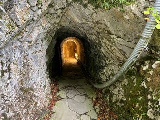 滝観洞の入り口